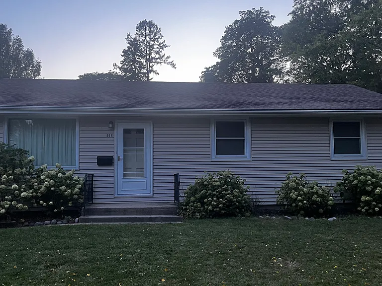 916 S Evergreen Ave — Photo 1