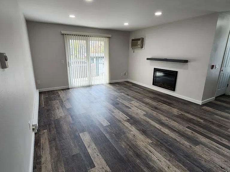 Orchard Village Apartments — Photo 114