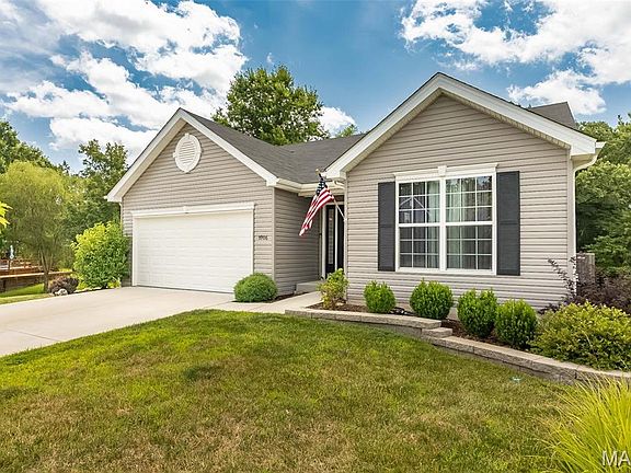 2nd image of 5906 Creek Side Pl