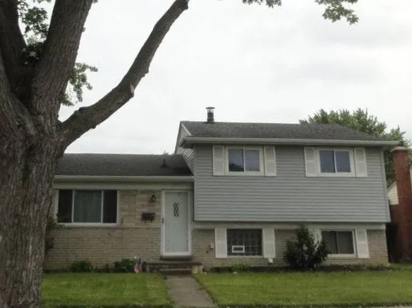 17311 Adolph, Fraser, MI 48026