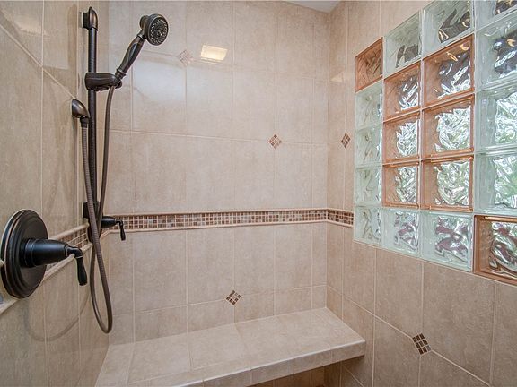 4th image of 7020 Beechwood Dr