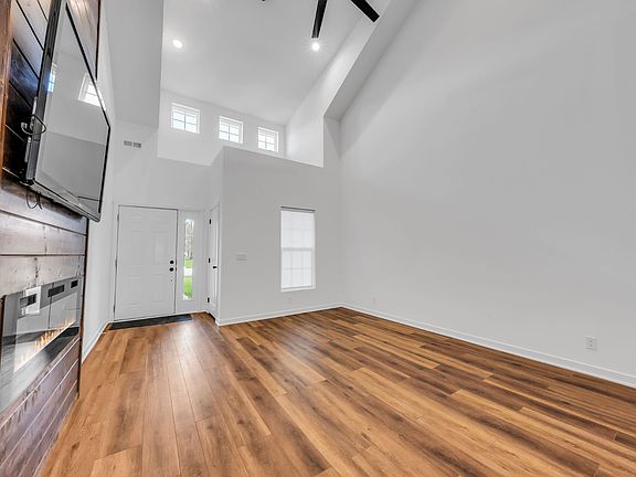 5th image of 23819 Harvest Heights Cir
