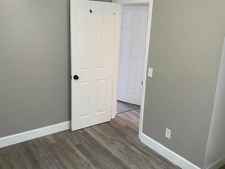 782 Hillview Dr — Photo 25