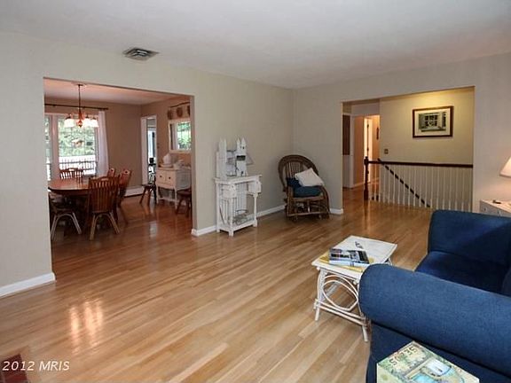 4th image of 8704 Norfolk Ave