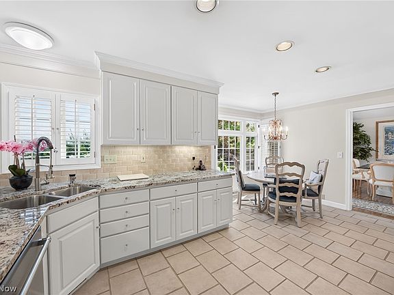 5th image of 1088 Clubside Dr