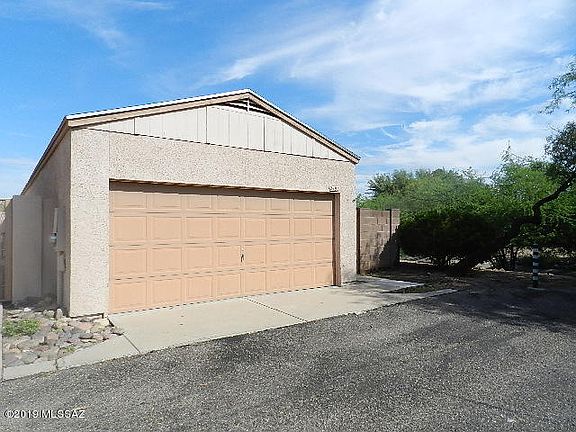 2nd image of 2493 N Palo Hacha Dr