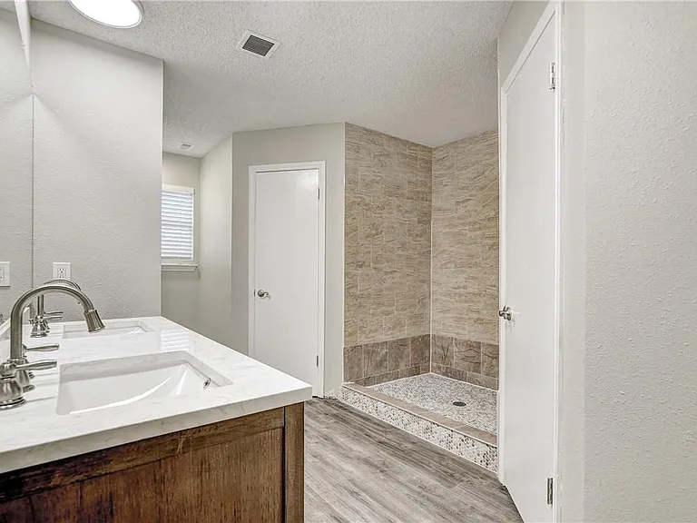 6009 Avery Island Ave — Photo 18