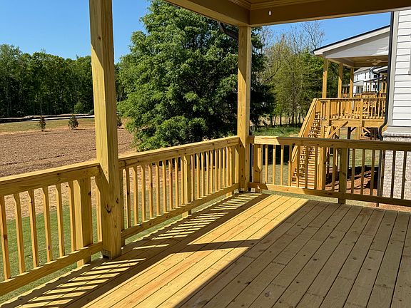 5th image of 4261 Willow Creek Dr