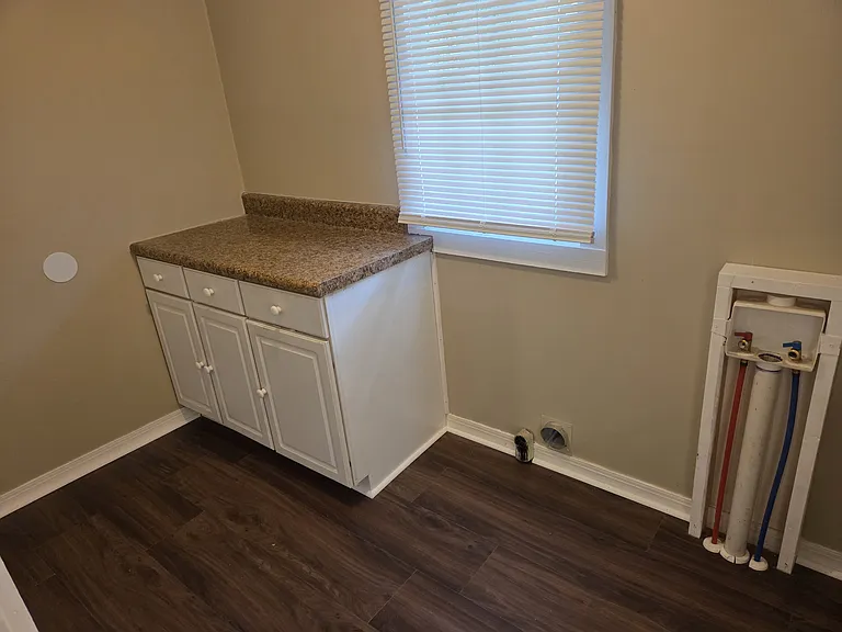 578 Harris St NW — Photo 7