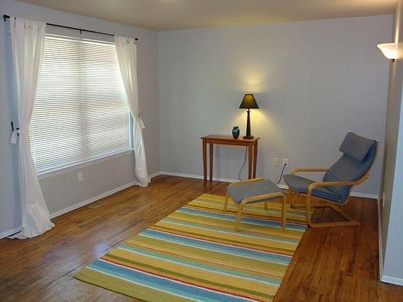 5th image of 4 Rockland Ct