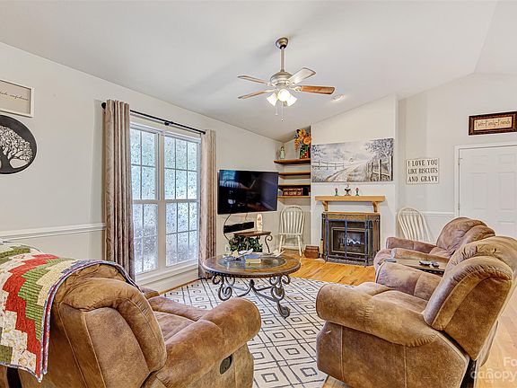 5th image of 4218 Greenfield Pl
