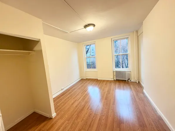 87 Christopher Street image 1 of 10