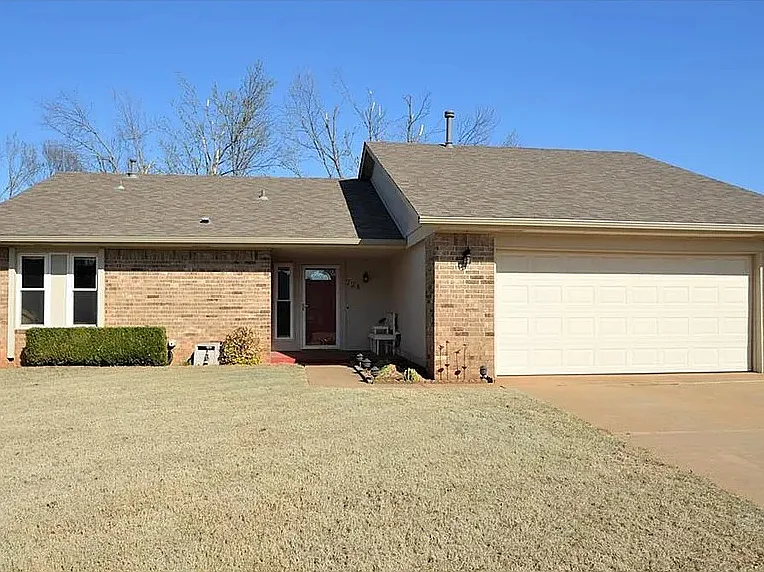 724 Teal Pl — Photo 1
