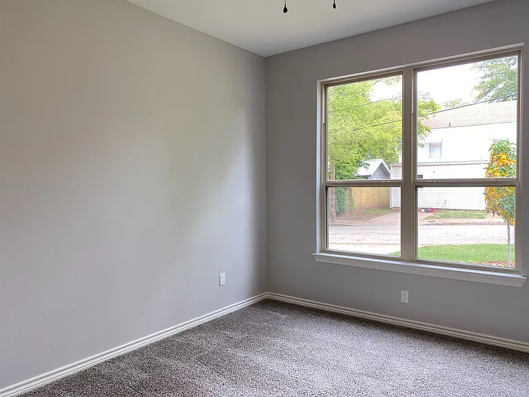 307 Ford St — Photo 20