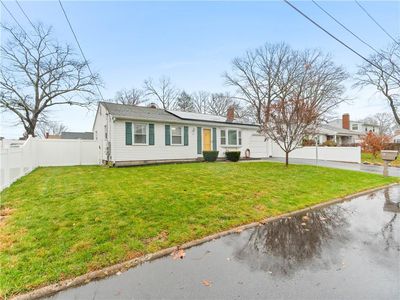 18 Stoneham Dr, Riverside, RI, 02915