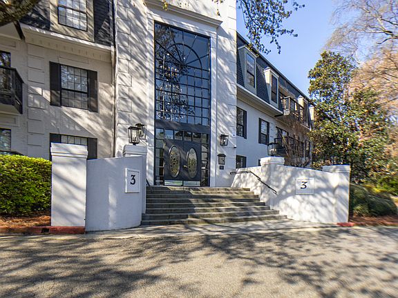 4th image of 2716 Lenox Rd NE