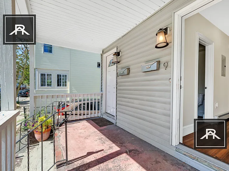 11-13 Winter Hill Rd #1 — Photo 2