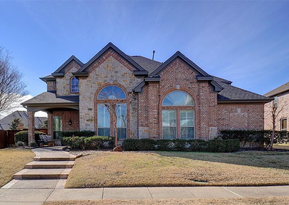 Beautiful home on a private dul-de-sac