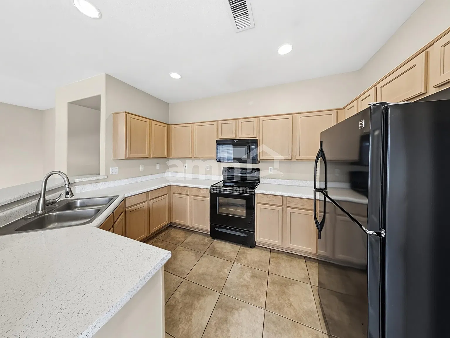 3 bed, 2.0 bath, 1426 sqft, $1,860 — Photo 3