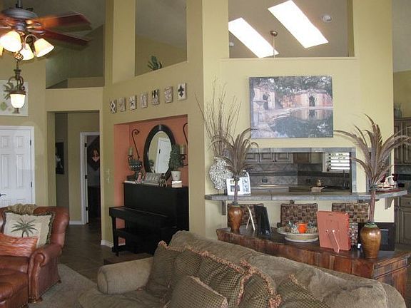 2nd image of 409 Meadowlakes Dr