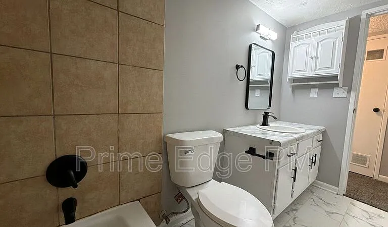 1541 S 21st St #1 — Photo 12