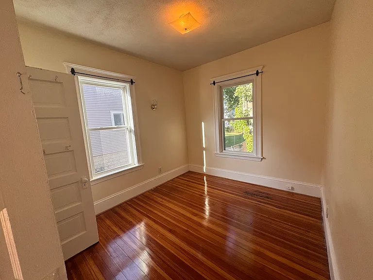44 Wilson Ave — Photo 7