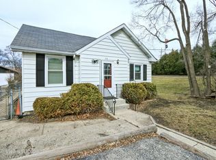 312 W Clarendon Dr, Round Lake Beach, IL 60073