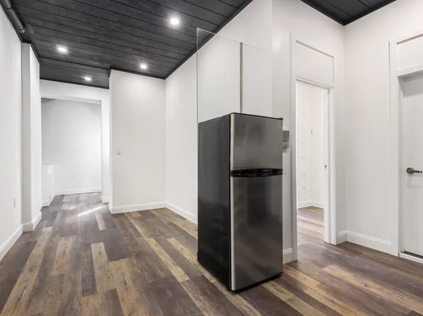 342 Leonard Street image 3 of 5