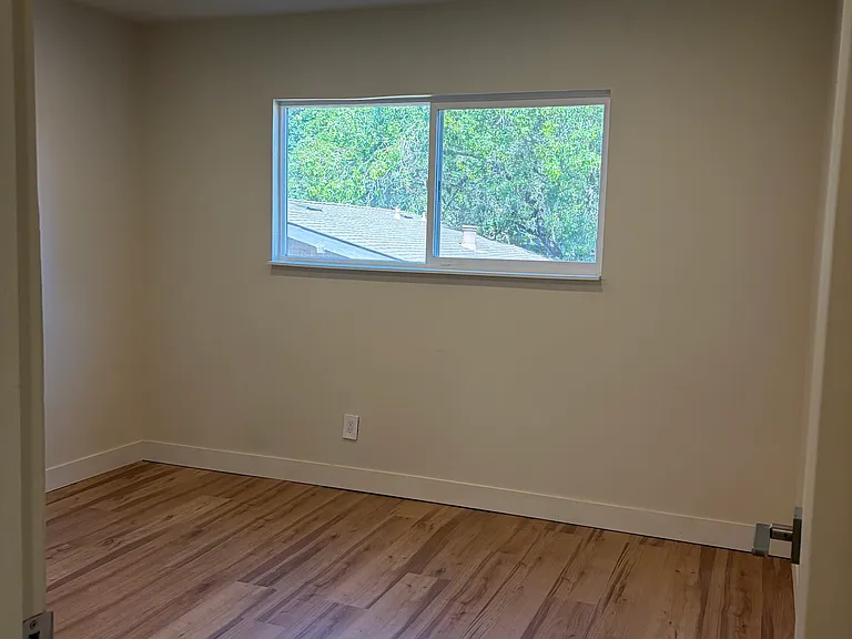 1504 Bay St #7 — Photo 7