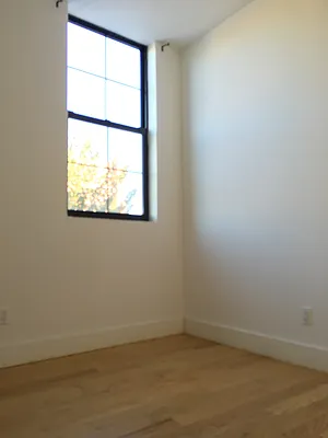 Rented by P Management | media 19