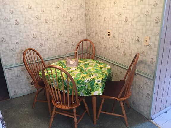 5th image of 128 Tysens Ln