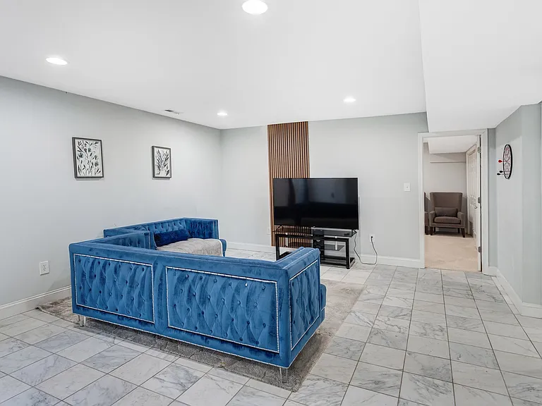 8312 Telegraph Rd — Photo 9