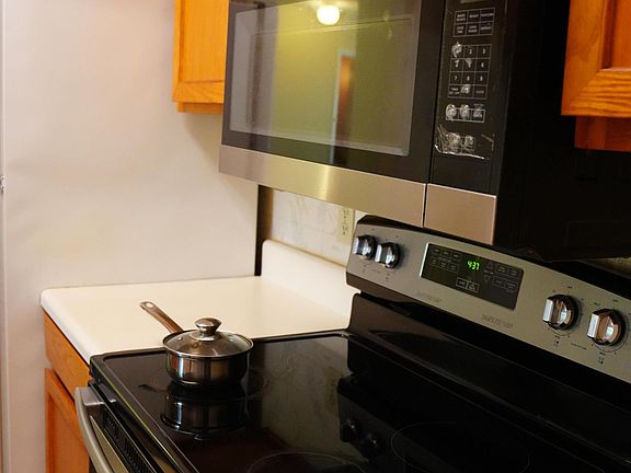 5th image of 229 Windsor Point Rd APT 5B