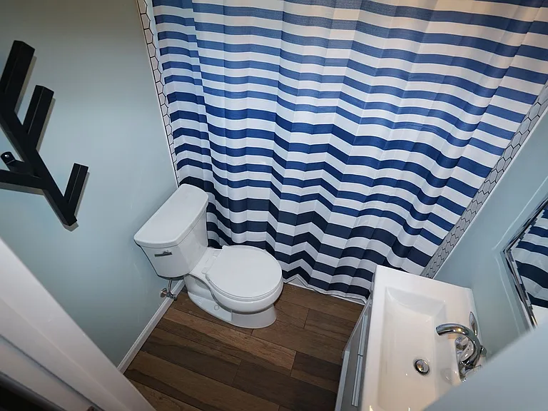 2410 Superior St — Photo 8