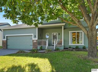 18767 Holmes St, Omaha, NE 68135