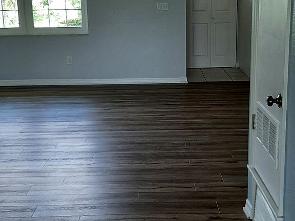 entrance way with closet