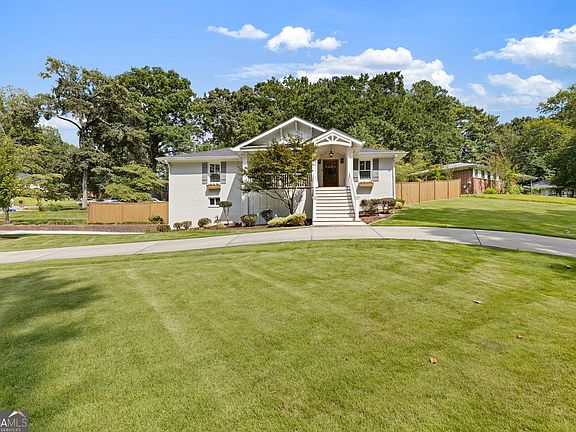 3rd image of 2661 Linnwood Dr SE