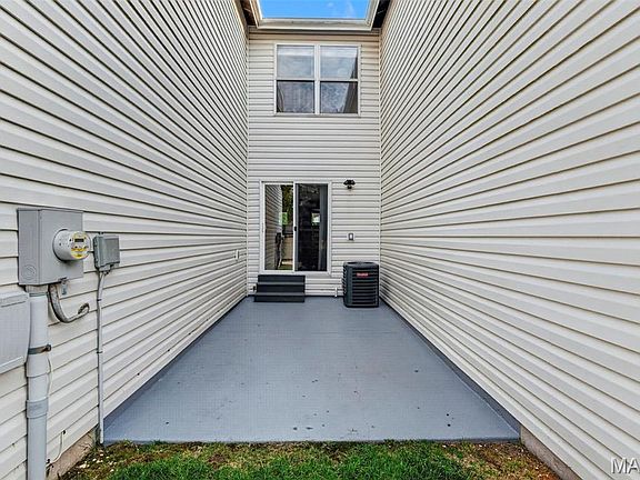 5th image of 427 Parkview Place Dr