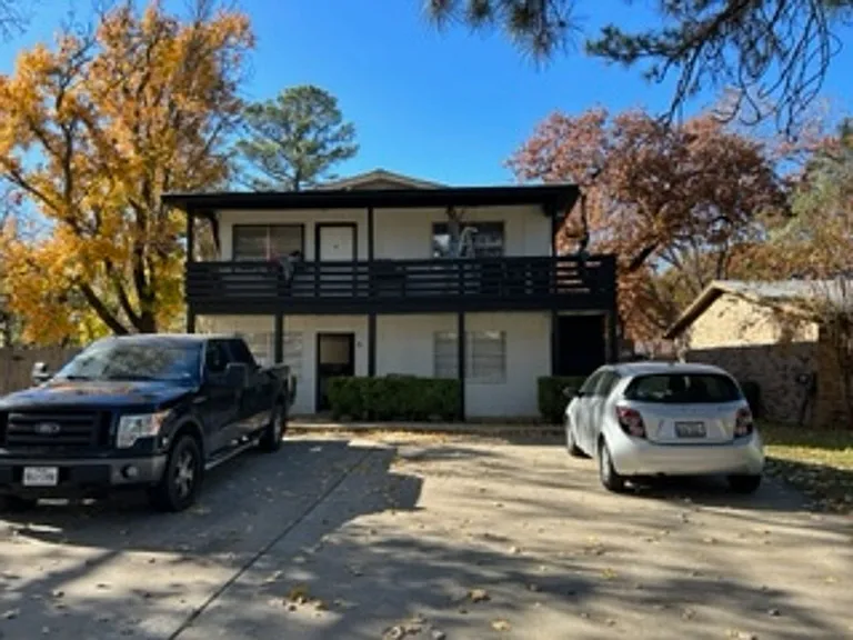 400 Donnell Dr — Photo 1