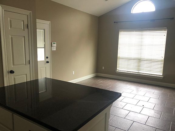 3rd image of 39416 Woodlake Dr