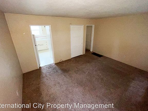 2nd image of 2925 Theresa St #2