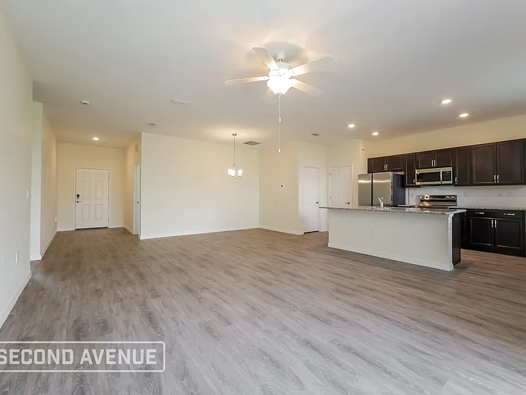 1411 NW 9th Ave — Photo 2