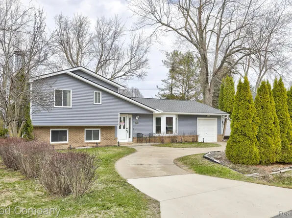 193 Linhart St, Novi, MI 48377