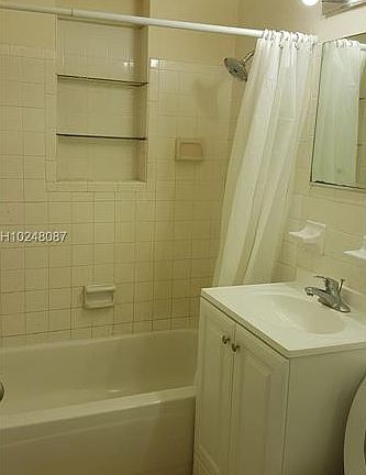 4th image of 1784 NE 50th Ct