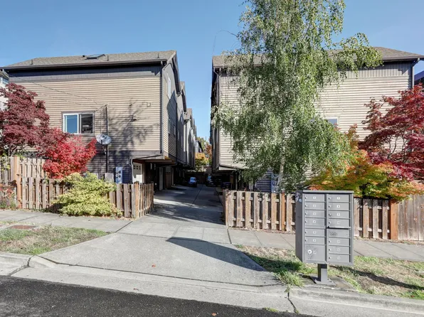 2122 N 112th St APT A, Seattle, WA 98133