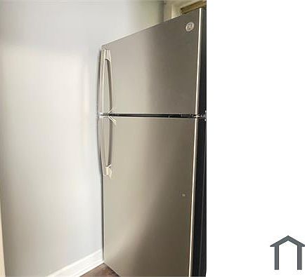 2nd image of 9019 S Bishop St Unit 1