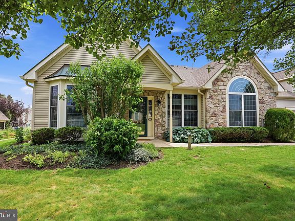 2nd image of 307 Starflower Ln