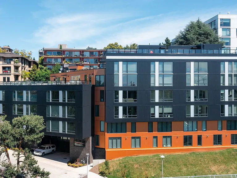 Bell View Apartments — Photo 2