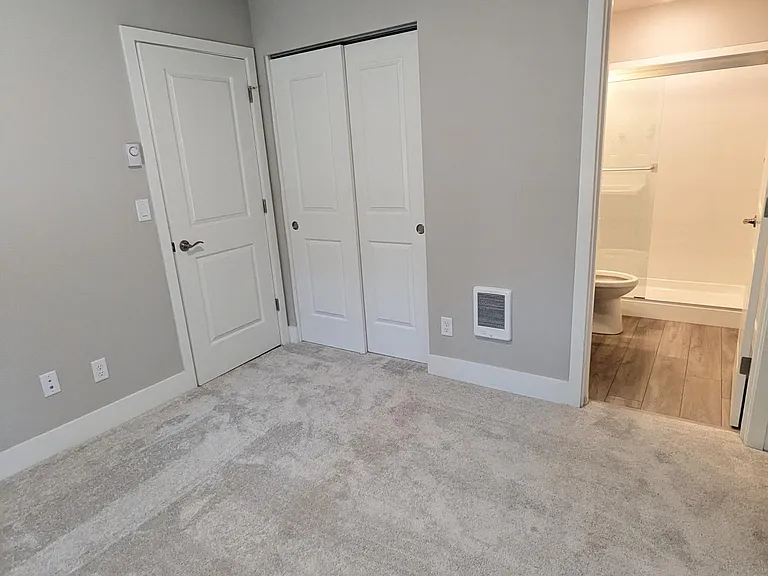 3rd Bedroom w Ensuite Bathroom