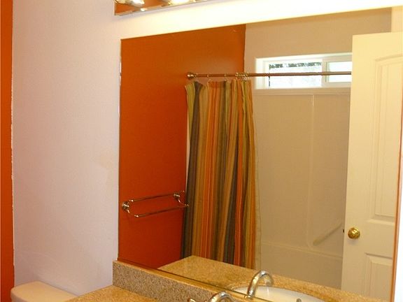 4th image of 438 W Alder Dr